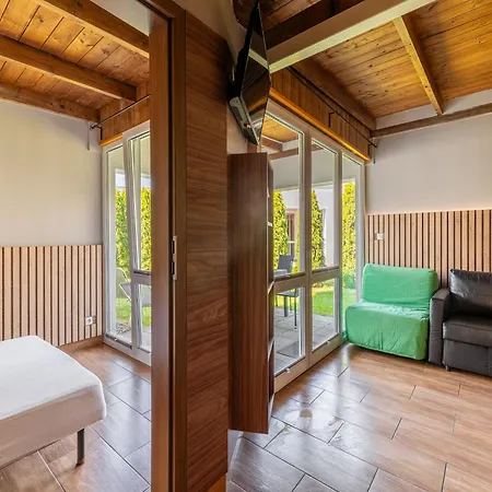 Homes With Pool, Close To The 펜션 *